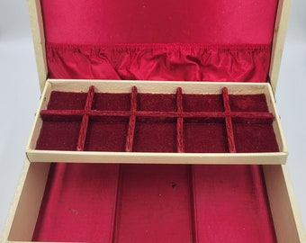 Vintage Mele Two Tiered Mid Century Beige Jewelry Box, Non-locking slider, Golden Dashes, Red Interior