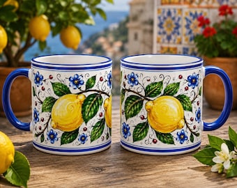 Taza de cerámica con diseño de limón de Amalfi / Taza de café de mayólica italiana / Taza de limón mediterráneo pintada a mano / Taza de té con estampado floral azul / Regalo de cocina con temática costera
