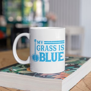 Funny Bluegrass Mok, Mijn gras is blauw, Bluegrass Music Koffie Mokken, Folk Muzikant, Banjo Gift, Fiddle Gifts, Tumbler Travel Mok Kan Houder
