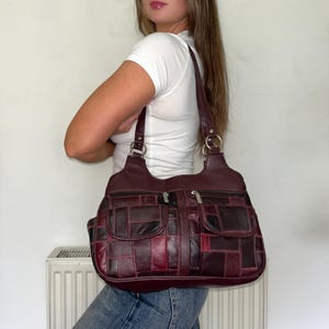 Vintage Bordeauxrote Patchwork Umhängetasche aus Leder