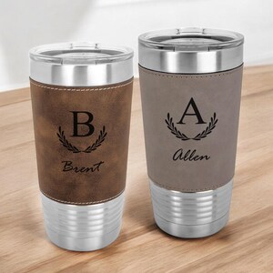 Engraved Wreath Monogram Personalized 20oz Tumbler with Clear Lid, Tumbler Mug,  Leather Mug, Tumbler Engraved Gifts {638}