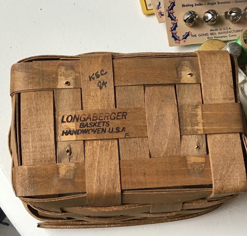 Vintage Sewing Notions in a 1984 Longaberger Basket Bild 9