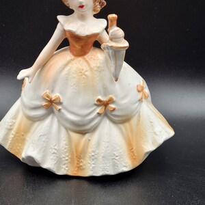 Pretty Lady Vase #5596 by Relpo