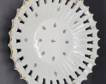 Reticulated Scalloped Edge Bowl by Lefton in the Fleur De Lis Pattern