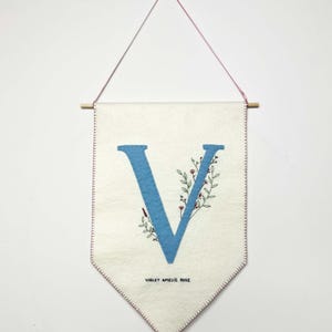 Colgante de pared bordado personalizado, colgante de pared, colgante de pared para recién nacido, regalo para bebé, decoración del hogar, personalizado, regalo con carta