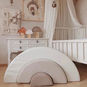 Ensemble de jeu doux arc-en-ciel | Pont arc-en-ciel d'escalade en mousse | Aire de jeux intérieure douce | Jouets d'éveil en mousse | Trio Rainbow Climber - Beige