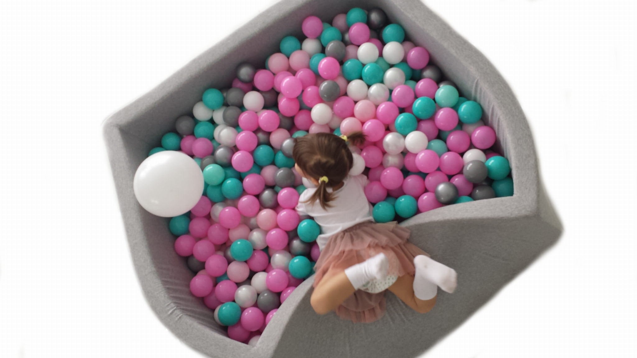 baby ball pit with balls included