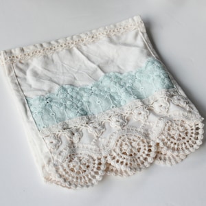 Miniature lace blanket and pillows / 1:12th scale dollhouse mini blanket / Vintage inspired miniature lace patchwork bedding and pillows
