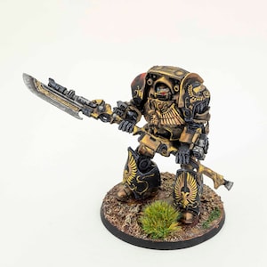 Painted Legio Custodes Heavy Dreadnought Miniature, Sci-Fi War Machine Model, Contemptor-Style Armored Walker, Tabletop Wargame Figure