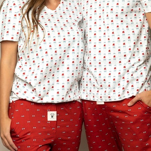 Pyjama en coton biologique pour hommes ou femmes Loungewear dans la boîte-cadeau A Père Noël en lunettes de soleil image 2