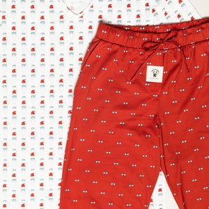 Pyjama en coton biologique pour hommes ou femmes Loungewear dans la boîte-cadeau A Père Noël en lunettes de soleil image 7