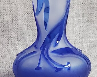 Vintage Pilgrim Cameo Glass Vase Kelsey Murphy Cobalt Blue