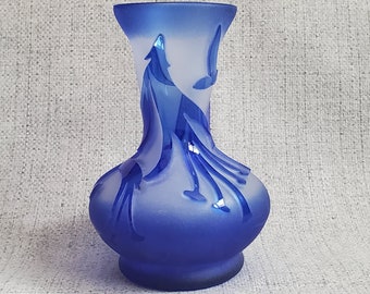 Kelsey Murphy Pilgrim Art Glass Cameo Etched Cranberry Red Vase 6