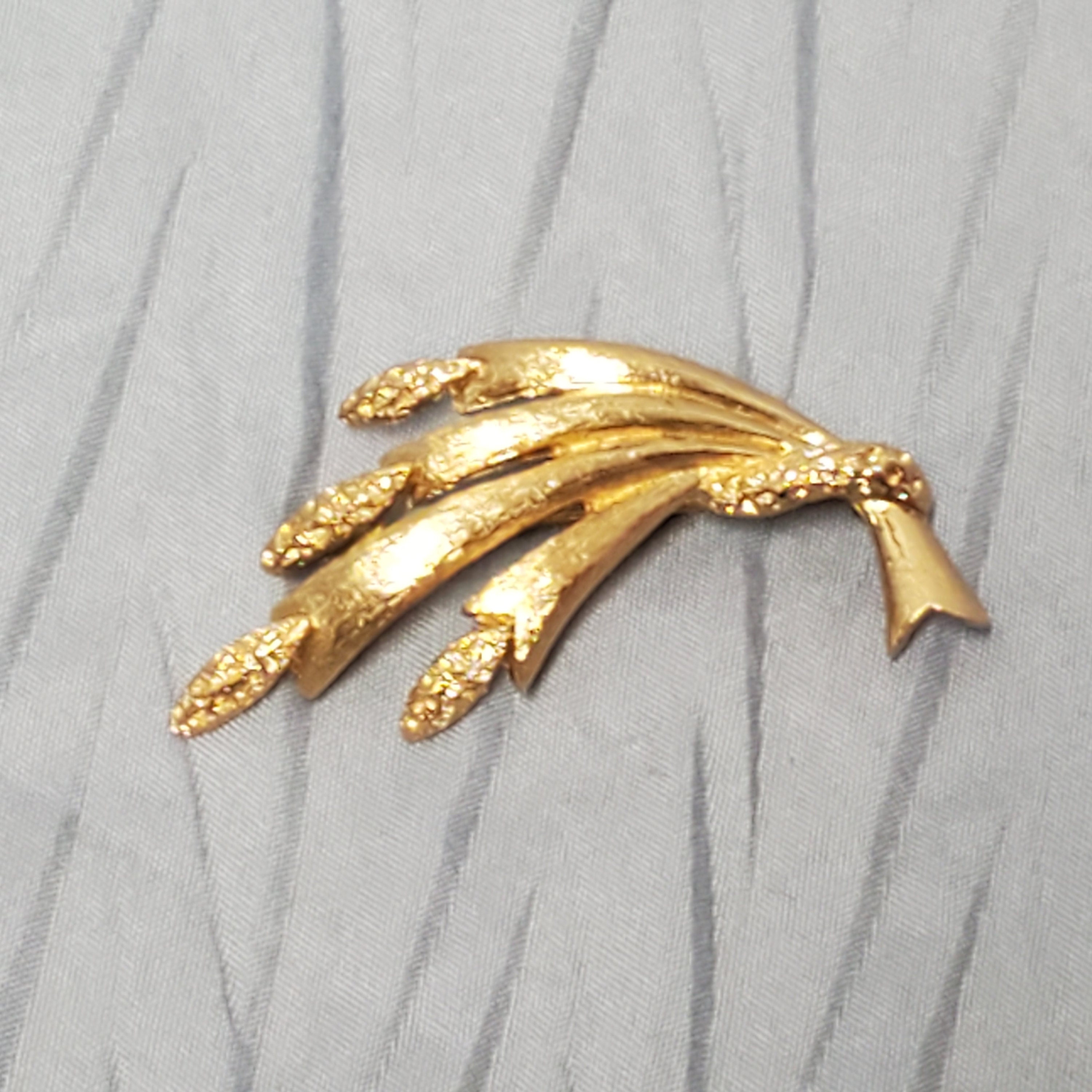 Broche Vintage Dorée Par MONET - Bijou Classique En Bon état, Occasion