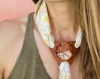 Mountain Flowers Scarf Slide, Leather Bandana Bolo, Leather Scarf Slide, Southwestern Jewelry, Summer Clothing, Summer Jewelry, Summer, Gift