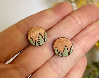 pine tree wood stud earrings, wooden stud earrings, round boho earrings, natural wood studs, nature earrings, nature jewelry