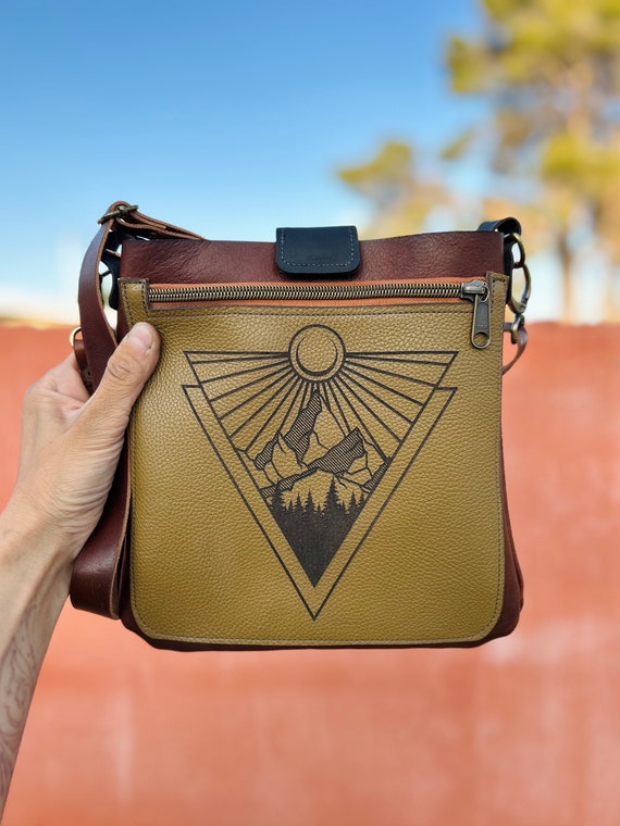 ☆韓国☆［MUCENT］RIENNE SIDE ZIPPER LEATHER SHOULDER BAG 2C Mountain Scene Leather Purse Bag, Handmade Leather Crossbody