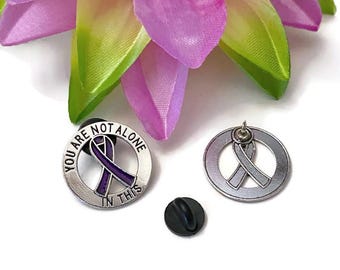 1 Pin de lazo con la frase "No estás solo" para concienciar sobre la enfermedad de Alzheimer: "Recuerda los momentos, apoya la esperanza, cura la demencia, accesorios de regalo de solapa".