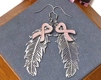 1 par de aretes con lazo de corazón de esmalte rosa y detalle de pluma plateada - Esperanza de cáncer de mama, apoyo, cura de sobrevivientes, salvar a las Tatas.
