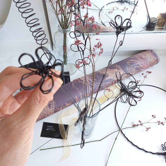 Artistic Flower Bouquet of 3D Wire Flowers for Home