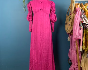 Amazing vintage 1970s maxi dress with puffed sleeves approximately size 10