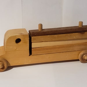 Camión de carga de madera vintage único, carga extraíble