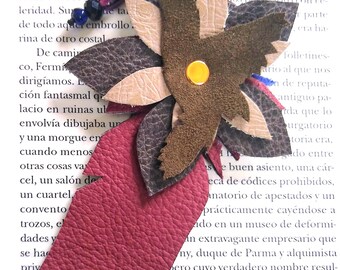 Gray and maroon leather bookmark- Flower bookmark- Feather bookmark- Book lovers accessories- Leather bookmark-   Unique book accessories.
