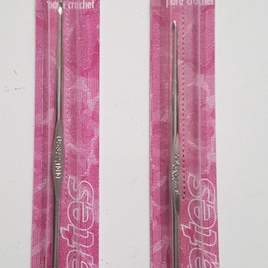 Clover Amour Steel (fine) Crochet Hook Set #3675 - Angelika's Yarn Store