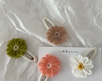 knitted crochet flower snap clip for girl one flower