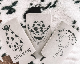 Copertine di lattine di bevande sottili a tema occidentale della stagione spettrale; manica estetica tan seltzer; fantasma cowgirl; Bomboniere di Halloween; cowgirl Halloween;