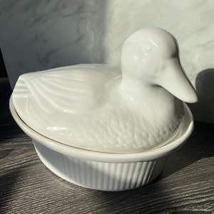 Vintage California Pottery White Duck Covered Casserole Dish Collectible
