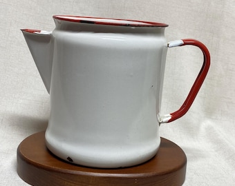 Bollitore vintage in smalto stile rustico - Teiera/caffettiera in smalto, bianca con dettagli rossi, senza coperchio - Teiera o fioriera rustica in smalto per la cucina