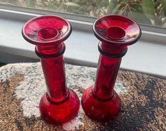 Juego de 2 candelabros vintage de cristal de Indiana, color rojo rubí.