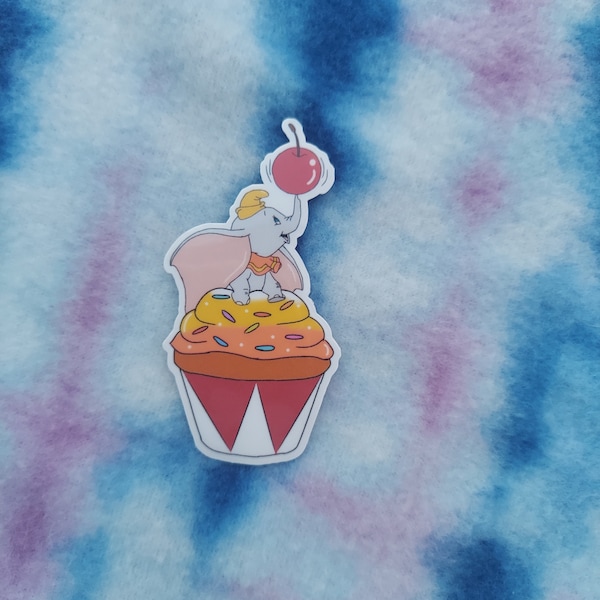 Water-Resisant Dumbo themed cupcake sticker