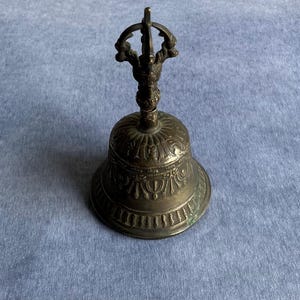Unique preowned brass/bronze Buddhist prayer Tibetan vajra singing bell