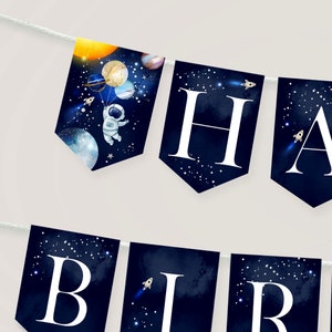 Banner de feliz cumpleaños con temática espacial plateado, banderines para fiesta de primer cumpleaños de galaxia, plantilla imprimible SP49