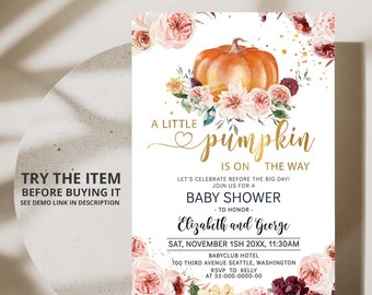 Könnte beinhalten: Eine weiße Babyparty-Einladung mit einer Aquarell-Illustration eines Kürbisses, Blumen und goldenem Glitzer. Der Text lautet "A Little Pumpkin is on the Way" und enthält die Namen "Elizabeth und George", das Datum "Sa, 1. November 20XX, 11:30 Uhr" und den Ort "Babyclub Hotel, 700 Third Avenue Seattle, Washington".