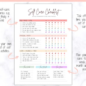 Op de afbeelding: Een printbare zelfzorgchecklist met een roze, blauwe en groene kleurschema. De checklist is verdeeld in drie secties: Dagelijkse basis & ziel, Lichaam & geest, en Werk & zakelijk & geest. Elke sectie bevat een lijst met zelfzorgactiviteiten met selectievakjes voor elke dag van de week. De checklist bevat ook secties voor "Deze week", "Deze maand" en "Dit jaar" met extra zelfzorgactiviteiten.