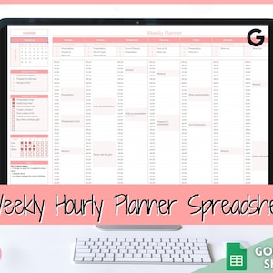 Può includere: Un foglio di calcolo di pianificazione settimanale sullo schermo di un laptop con un'icona di Google Sheets nell'angolo in basso a destra. Il foglio di calcolo è diviso in slot orari per ogni giorno della settimana. Il foglio di calcolo è intitolato "Weekly Planner".
