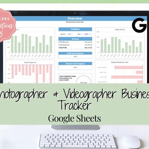 以下が含まれることがあります： 写真家とビデオグラファーのビジネスの概要を示すGoogleスプレッドシートのコンピューター画面。スプレッドシートには、毎月の利益、費用、収益の進捗状況を示すグラフとチャートが含まれています。スプレッドシートのタイトルは「概要：ビジネスの概要」です。