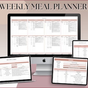 Op de afbeelding: Een wekelijkse maaltijdplanner met een receptkaart, een boodschappenlijst en een dagelijks maaltijdplan voor maandag. De planner wordt weergegeven op een computerscherm, een tablet en een telefoon. Het maaltijdplan omvat gepocheerde eieren, kalkoen-avocado-wraps en een Caesar-salade met een romige korianderdressing.