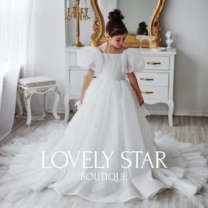 Organza Blumenmädchenkleid, Mini-Brautkleid, Elfenbein Blumenmädchenkleid, Mädchen Kleid, Tüll Blumenmädchenkleid, Kleinkind Kleid, Kleid mit Schleppe