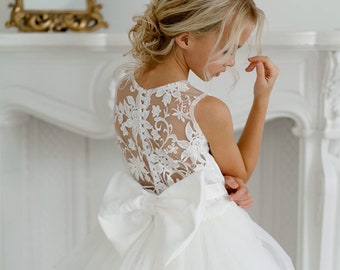 jr bridesmaid dresses white dideyttawl Long Junior Bridesmaid Dresses Ruffle Sleeve Square Neck Chiffon Flower Girl Dress for Wedding 2507, White / 8