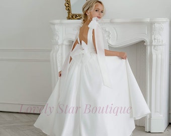 Prinzessin Blumenmädchenkleid, Satin Babykleid, Mädchenhochzeitskleid, rustikales Blumenmädchenkleid, Erstkommunionkleid, Mädchenkleid