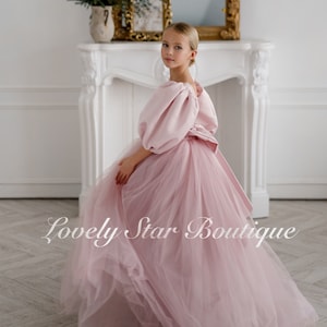 Satin flower girl dress Tulle flower girl dress Flower girl dress train Formal dresses for girls Toddler dress Dress with pearls Girl gown