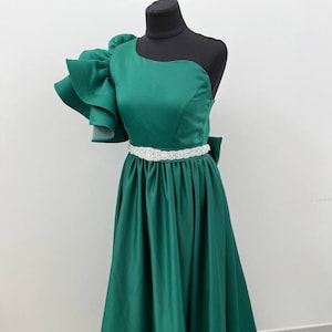 Emerald green junior dresses top