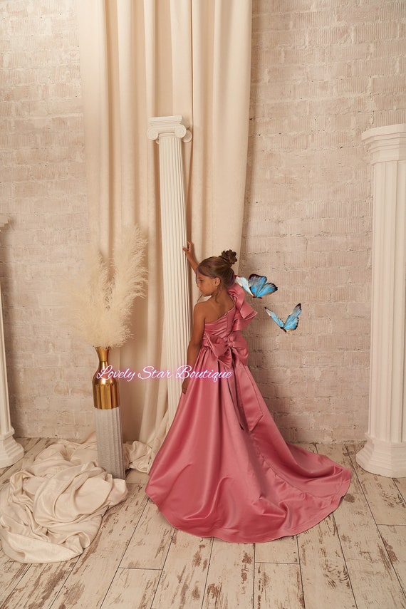 Pink dress hotsell junior boutique