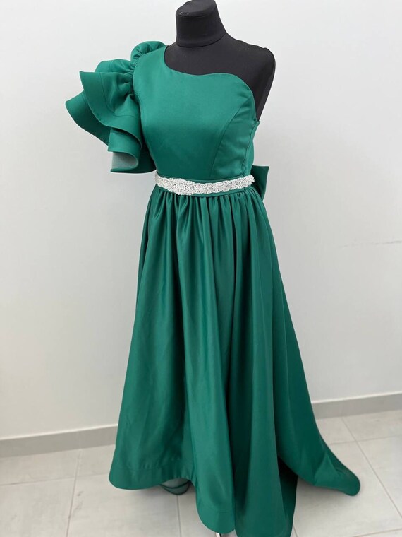 emerald green junior dress Azazie Laurel Junior Ready to Ship Bridesmaid Dress in Emerald
