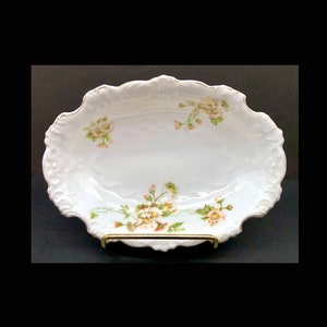 Delicate Floral Pattern Eglantine Dish|Trinket Dish|Catchall Dish|Floral Design|Kitchen Decor|Entryway|Bedroom Decor|Soap Dish|Country|Home
