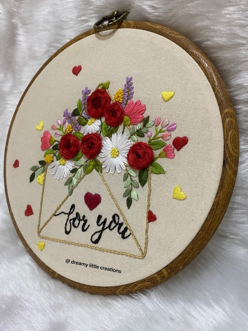 Valentine red rose hoops,floral embroidery hoop,red roses,Embroidery hoop,valentine gift,mothers day gift,Custom Embroidery hoop imagem 6